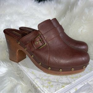 Mia Retro Ailani Brown Vegan Leather Studded Clogs Sz 9